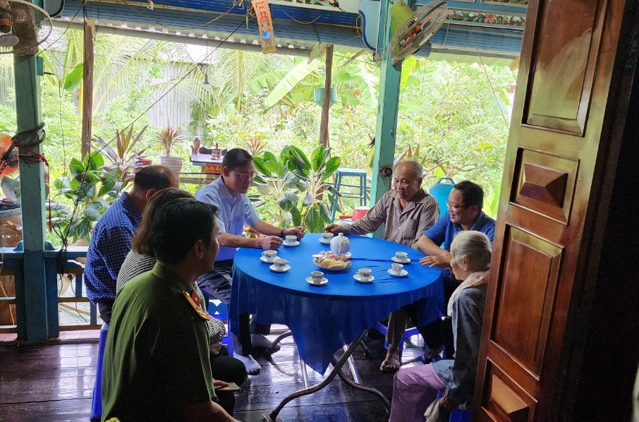 Bí thư Huyện ủy Châu Phú kiểm tra tình hình  phát triển kinh tế - xã hội tại xã Đào Hữu Cảnh