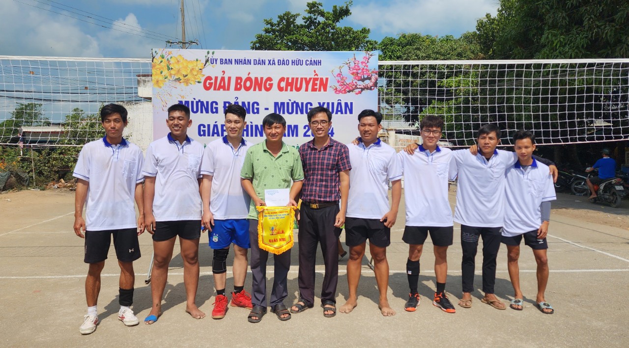 Xã Đào Hữu Cảnh tổ chức giải bóng chuyền mừng Đảng, mừng Xuân